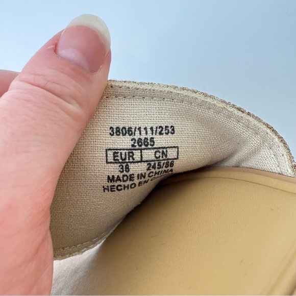 Zara Women’s Rhinestone Fabric Embroidered Sandals - Picture 7 of 7